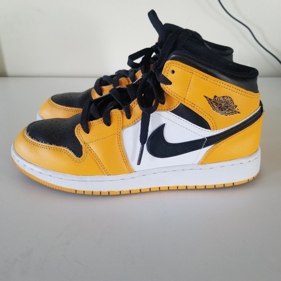 Nike | Air Jordan 1 Retro Mid - Picture 2 of 9